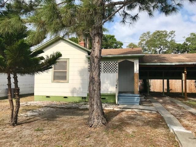 House for rent at 2631 49th St S, Saint Petersburg, FL 33707