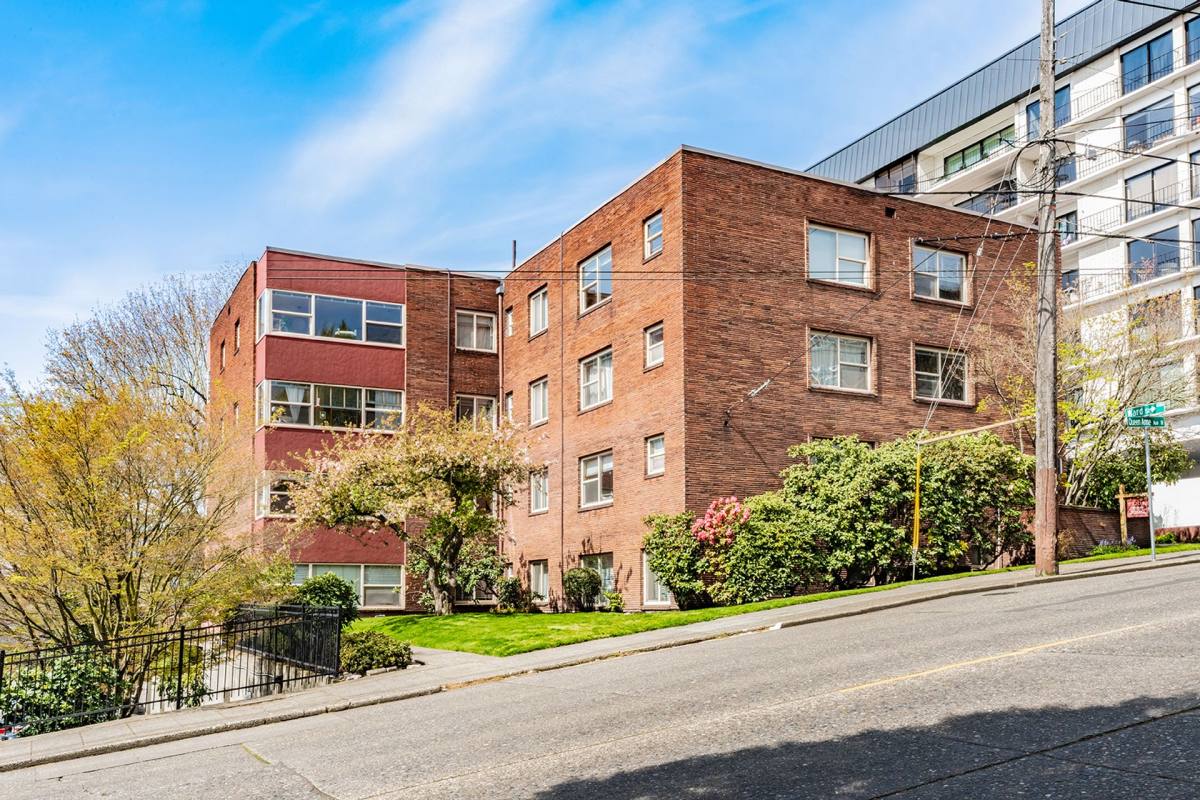 Apartment for rent at 929 Queen Anne Ave N, Seattle, WA 98109