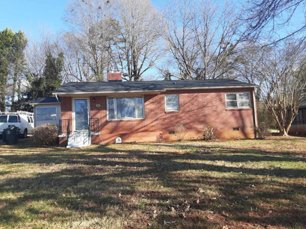 House for rent at 1507 N Frye Ave, Newton, NC 28658