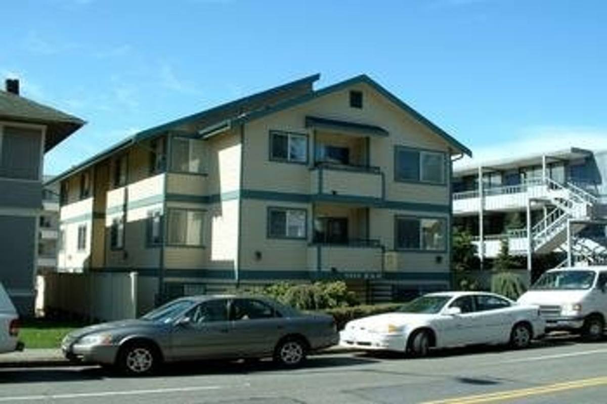 Apartment for rent at 5209 15th Ave NE, Seattle, WA 98105