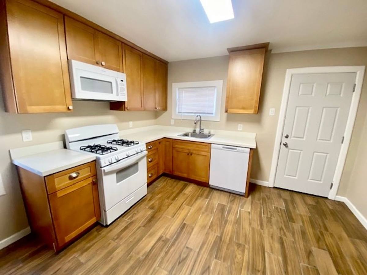 Apartment for rent at 110 S 42nd St, Richmond, CA 94804