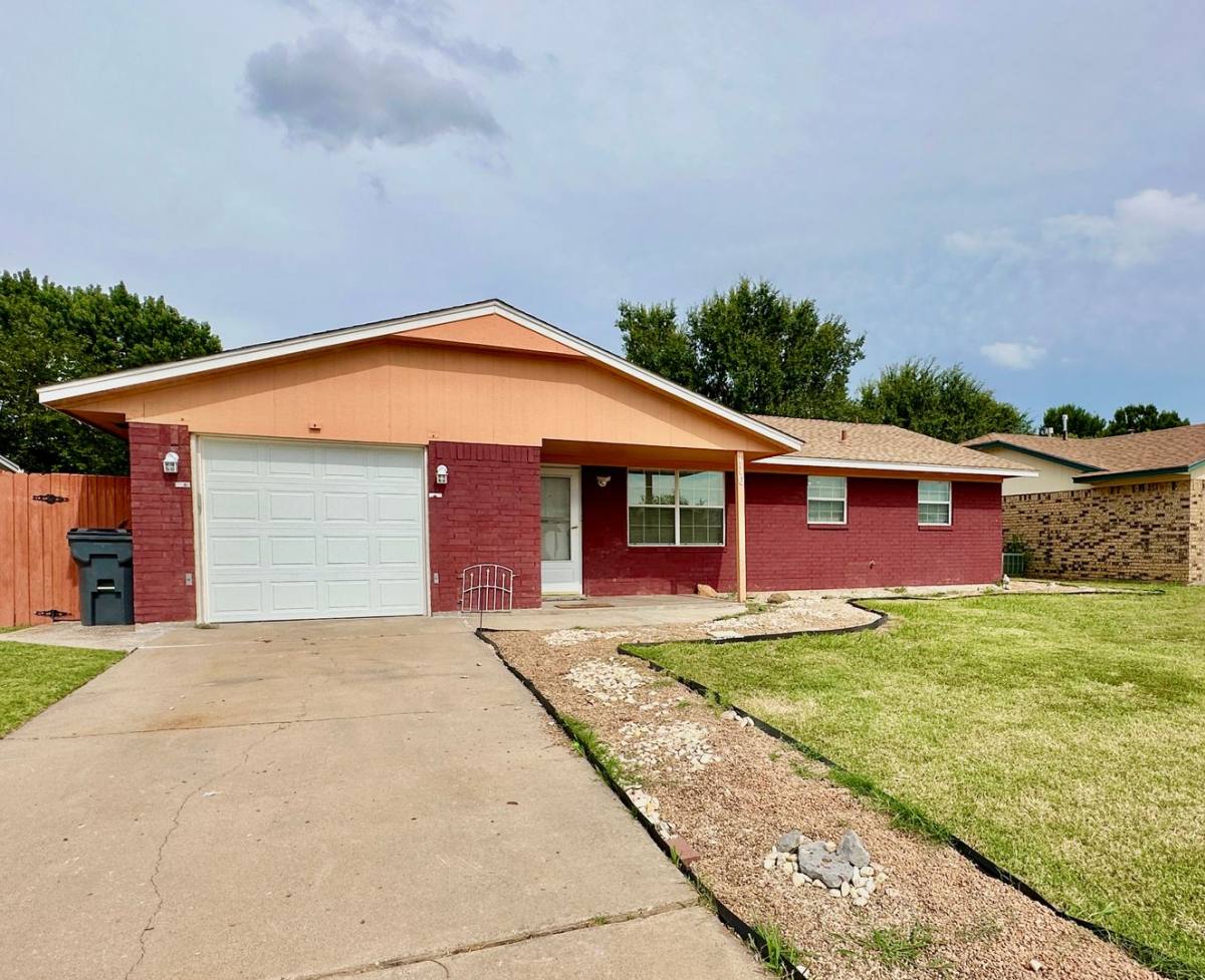 House for rent at 110 SE Tattershall Way, Lawton, OK 73501