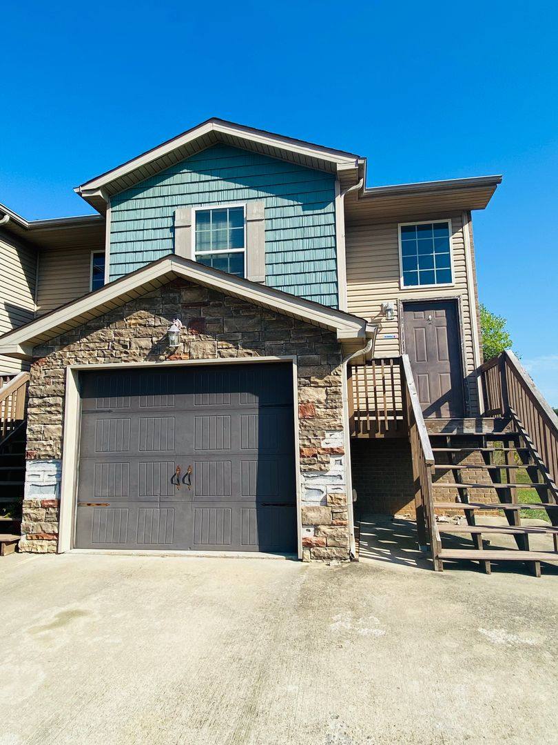 Apartment for rent at 1725 Thistlewood Dr, Clarksville, TN 37042