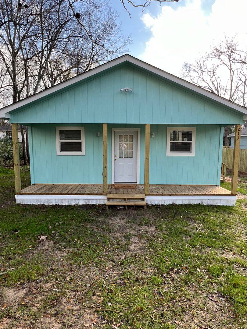 House for rent at 213 Hull Ave, Gladewater, TX 75647