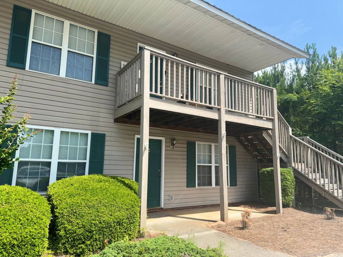 Apartment for rent at 1705 Westbrook Dr, Greenwood, SC 29649
