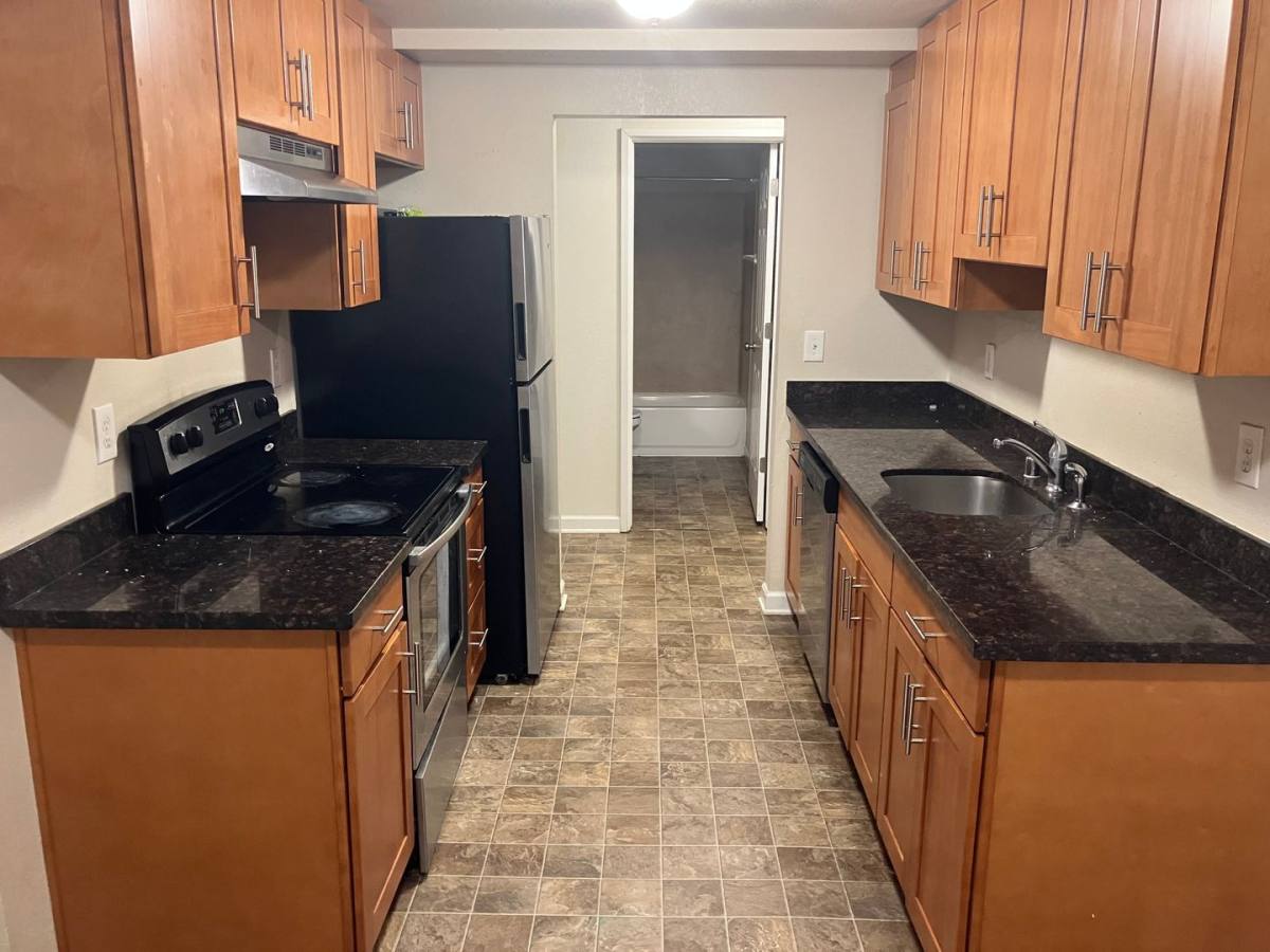 Apartment for rent at 514 NE 112th St, Seattle, WA 98125