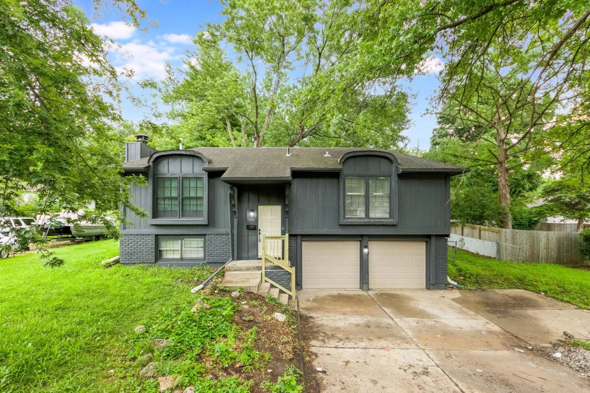House for rent at 11911 Sycamore Ave, Grandview, MO 64030