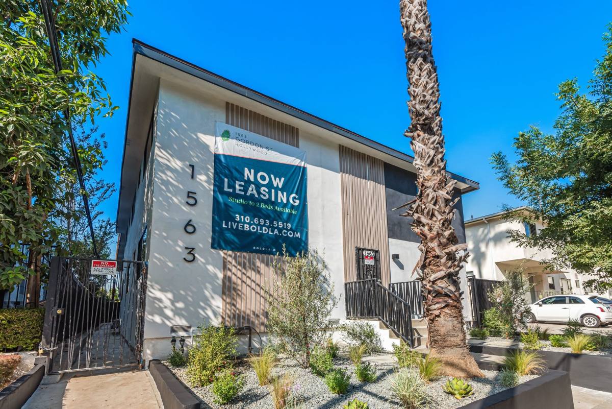 Apartment for rent at 1563 Gordon St, Los Angeles, CA 90028