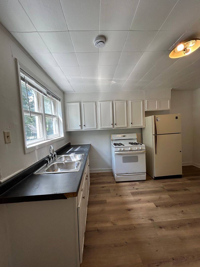 Apartment for rent at 715 Oakland Ave, Elkhart, IN 46516