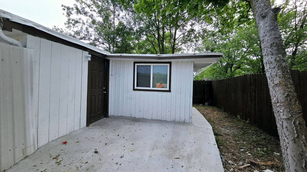 House for rent at 101 S Lockhart St, Manor, TX 78653