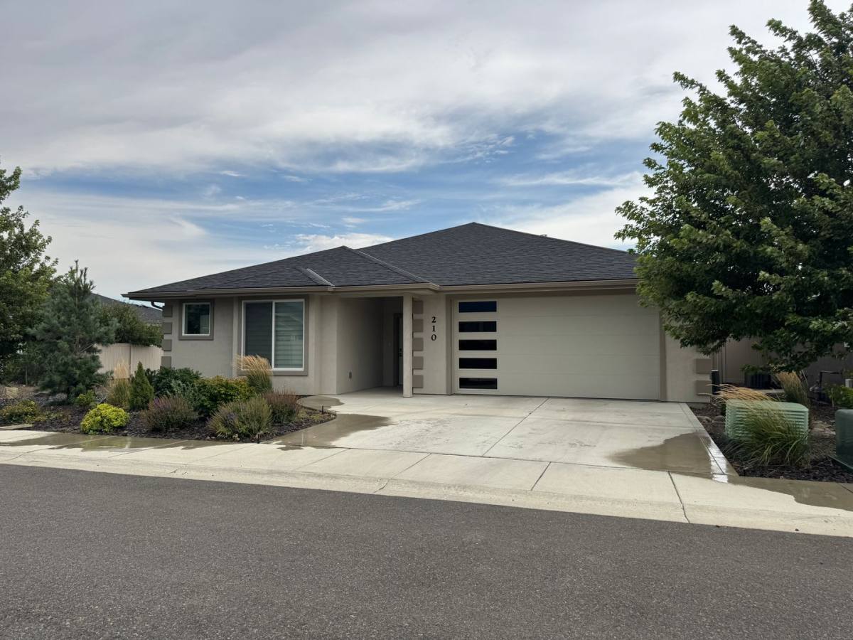 House for rent at 210 E Stanford Ave, Ellensburg, WA 98926