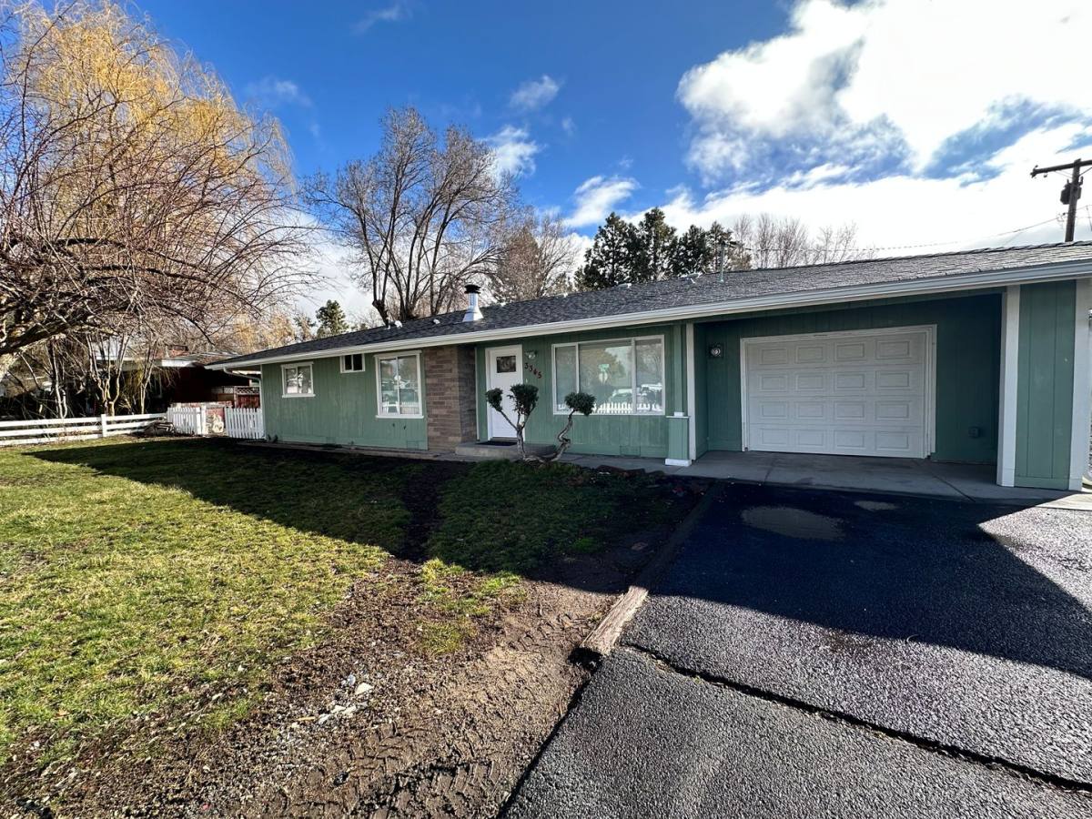 House for rent at 3345 Madison St, Klamath Falls, OR 97603