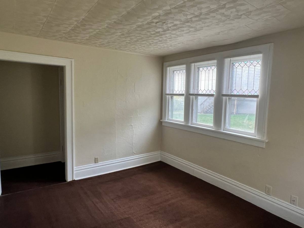 Apartment for rent at 434 N Spring Ave, Sioux Falls, SD 57104