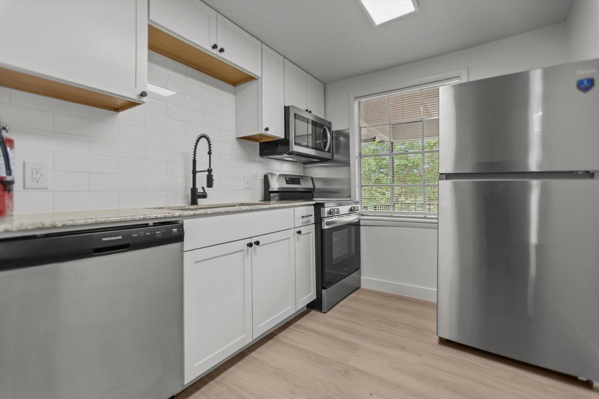 Apartment for rent at 533 535 S Bonner Ave, Tyler, TX 75702