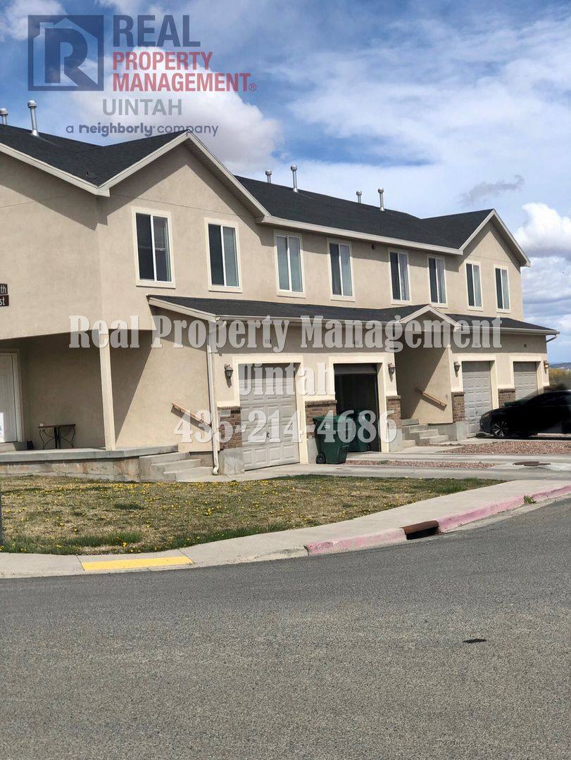 Townhouse for rent at 693 E 1400 S, Vernal, UT 84078