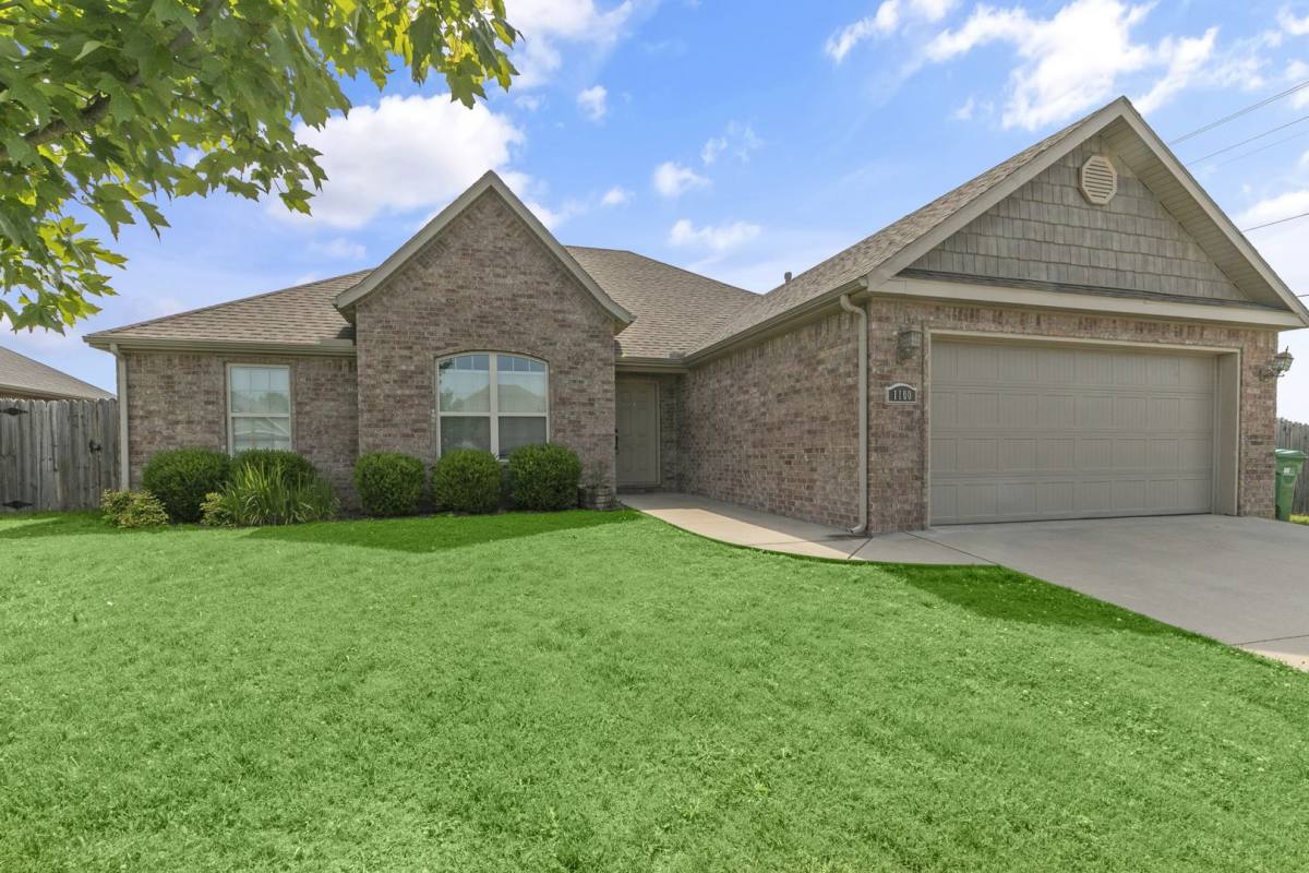 House for rent at 1100 Ellen Ray Lane, Centerton, AR 72719