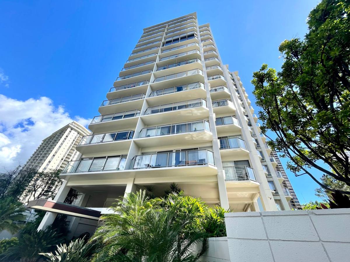 Apartment for rent at 1645 Ala Wai Blvd, Honolulu, HI 96815