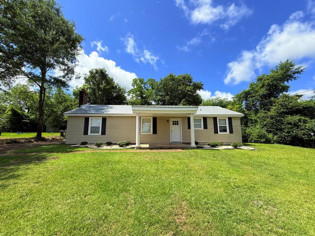 House for rent at 309 Botts Ave, Troy, AL 36081