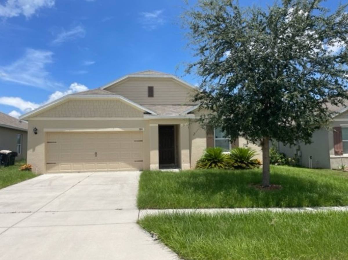 House for rent at 390 Honey Bell Rd, Winter Haven, FL 33880