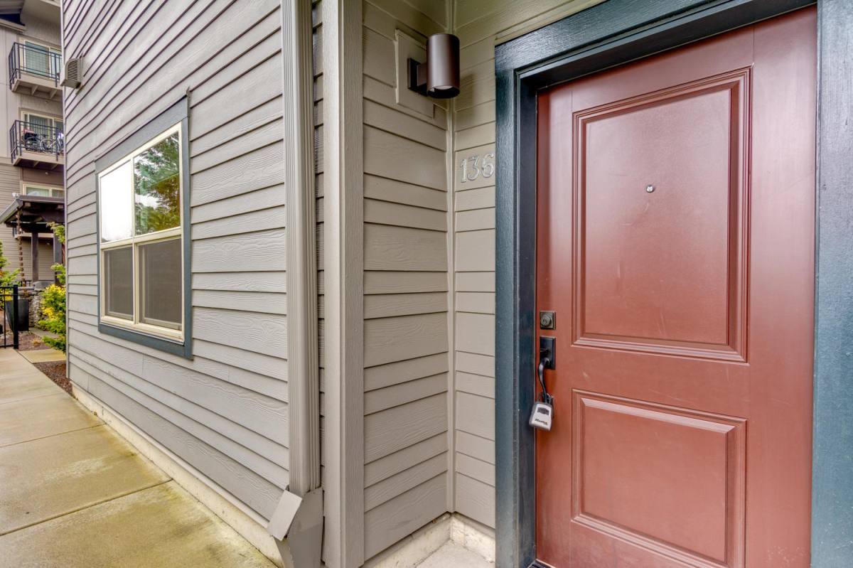 Condo for rent at 13885 SW Meridian St, Beaverton, OR 97005