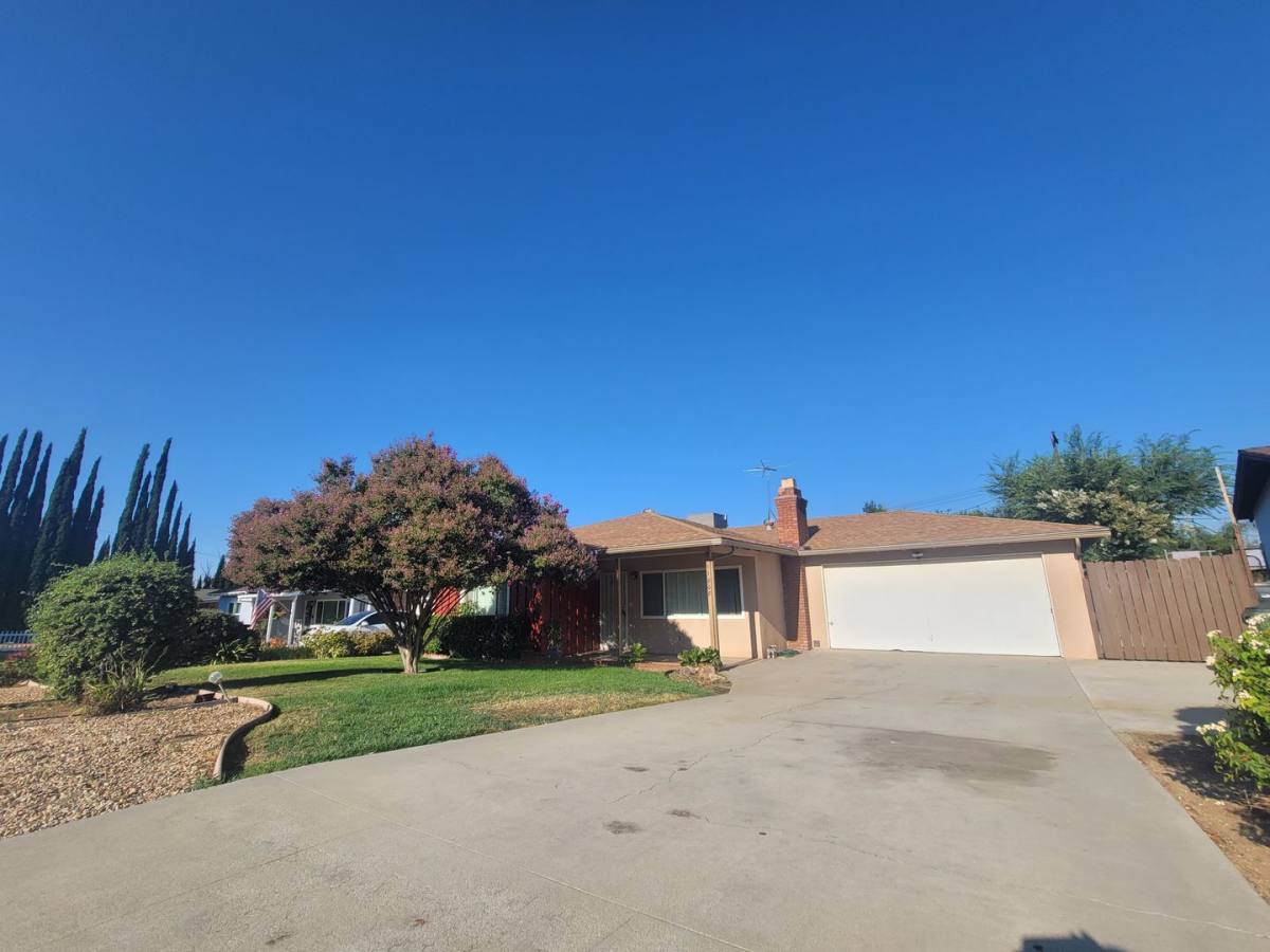 House for rent at 11808 Adams St, Yucaipa, CA 92399