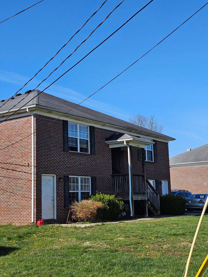 Apartment for rent at 109 Kenilworth Court, Radcliff, KY 40160