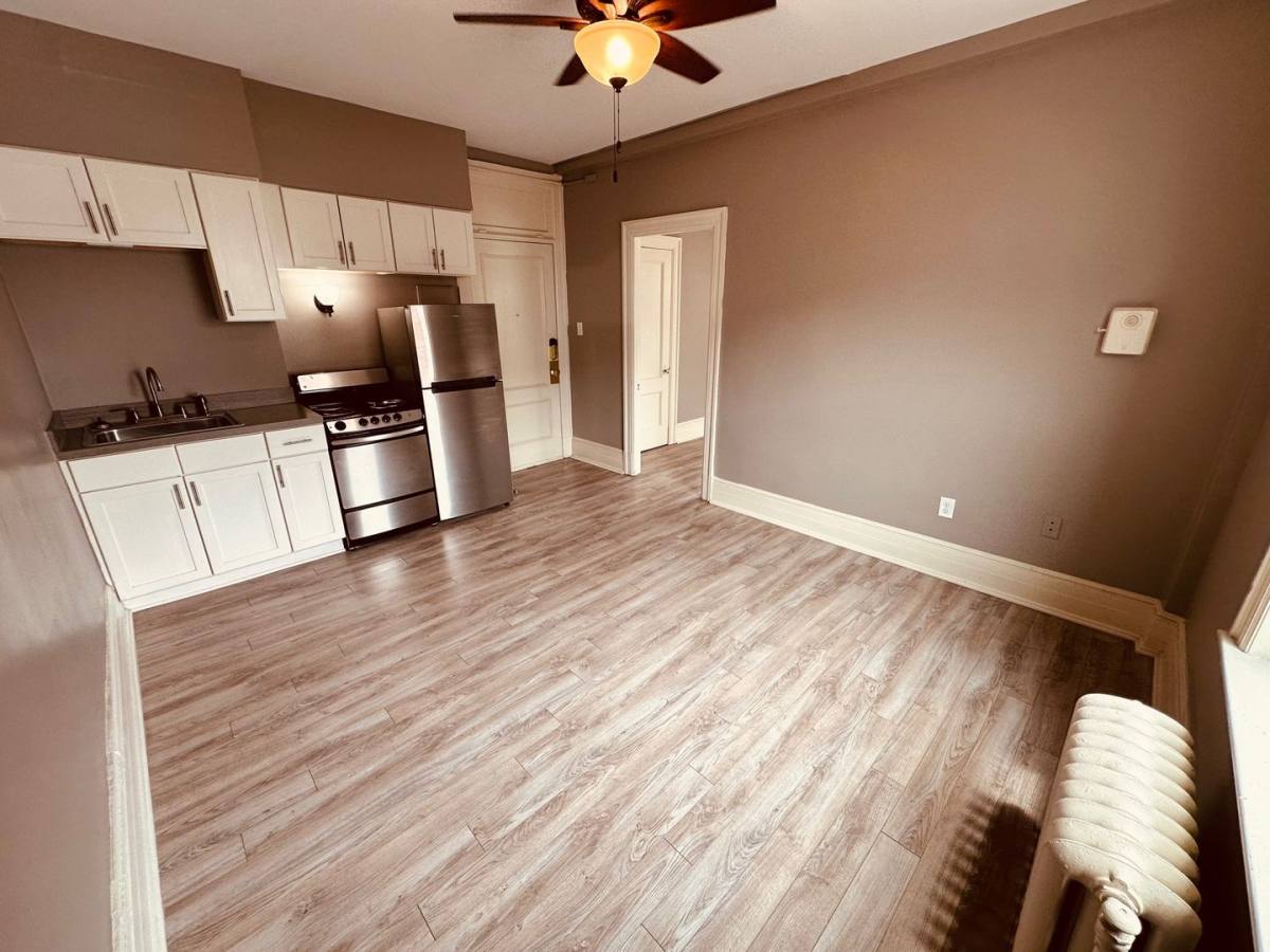 Apartment for rent at 7 W Philadelphia St #3B, York, PA 17401