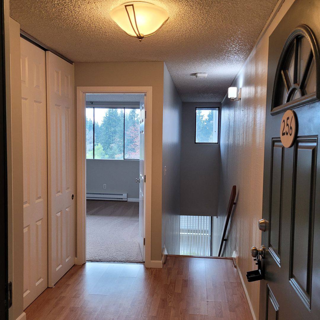 Townhouse for rent at 6352 137th Place NE #256, Redmond, WA 98052