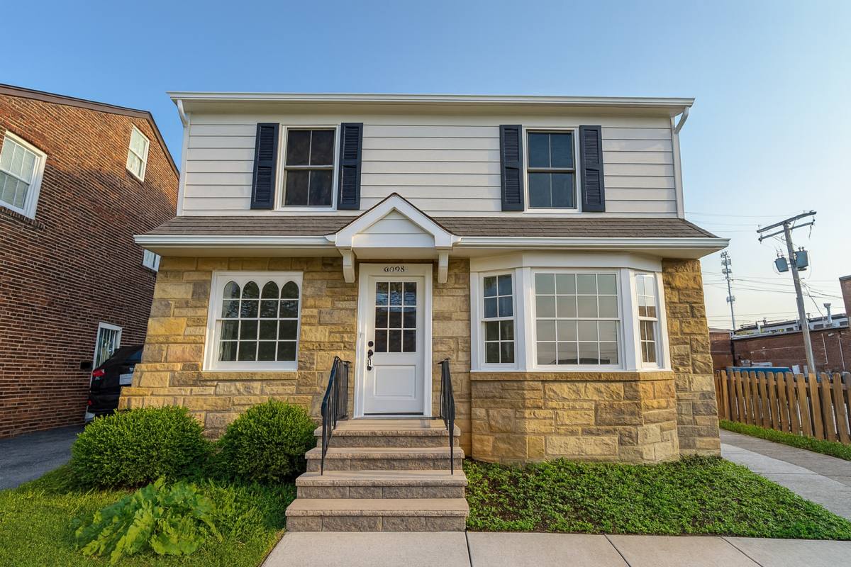 House for rent at 4018 Bushnell Rd, Cleveland, OH 44118