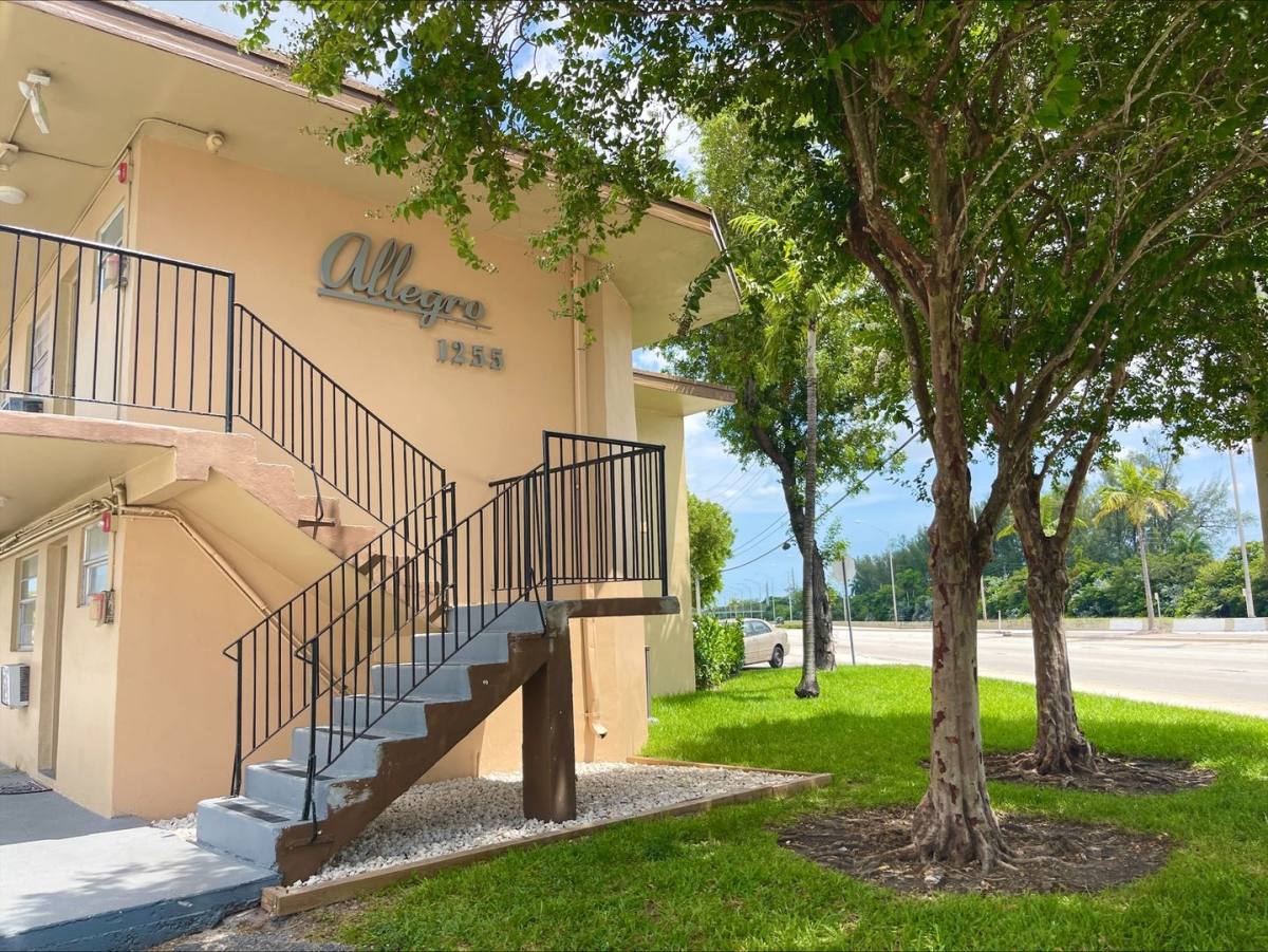 Apartment for rent at 1255 W Okeechobee Rd, Hialeah, FL 33010