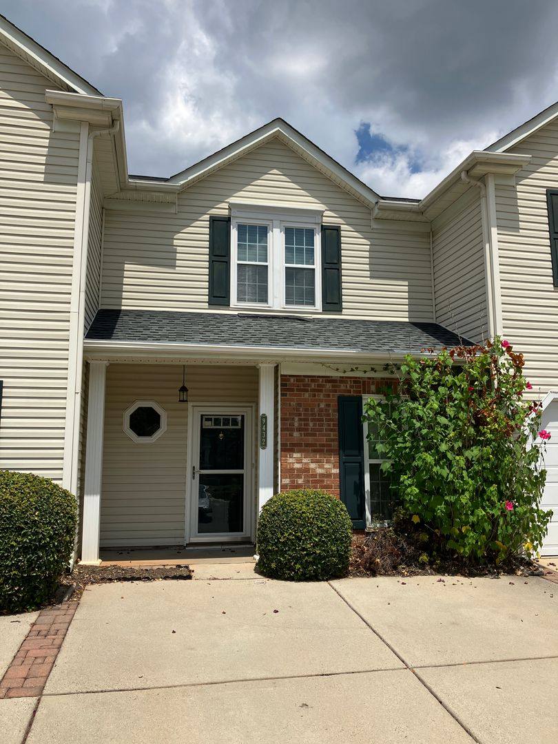 Townhouse for rent at 9432 Kimmel Lane, Charlotte, NC 28216