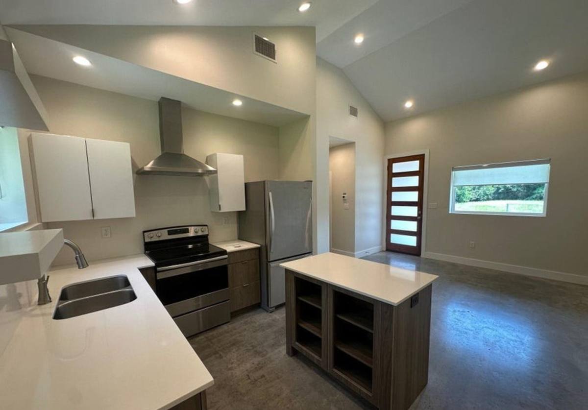 Apartment for rent at 700 S St Antoine, Lafayette, LA 70501