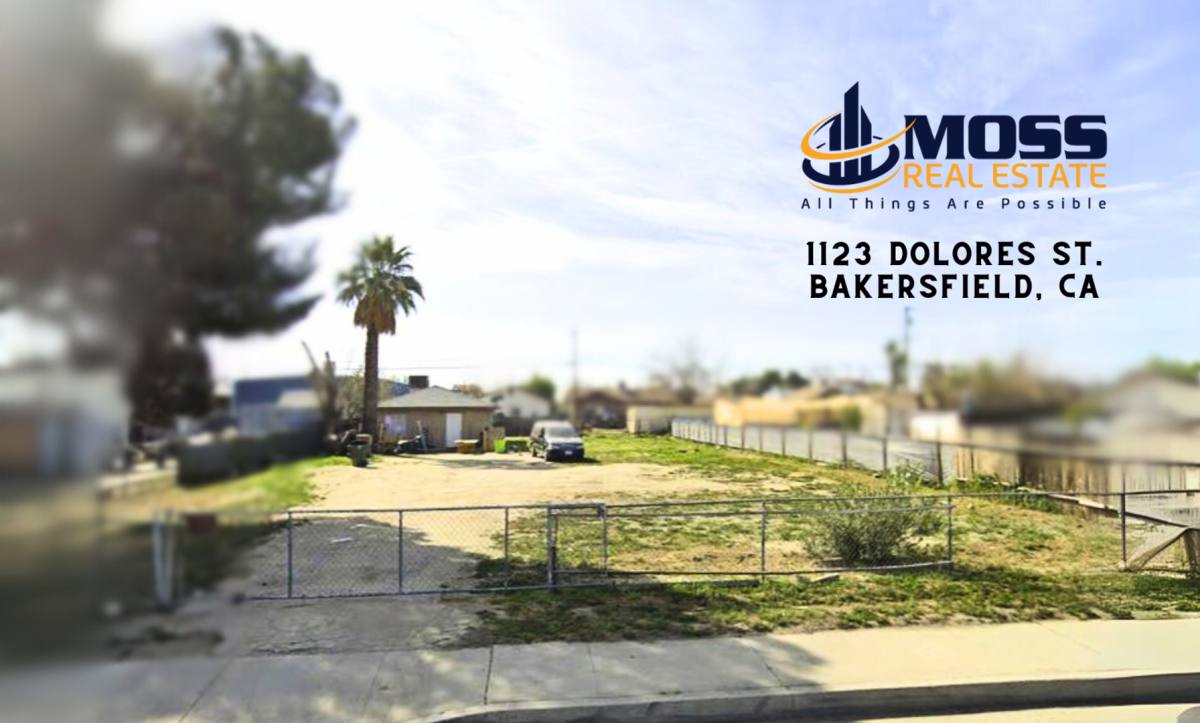 House for rent at 1123 Dolores St, Bakersfield, CA 93305