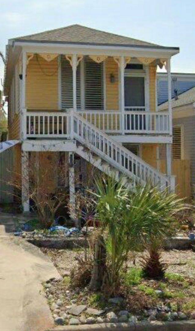 Apartment for rent at 613 Church, Galveston, TX 77550