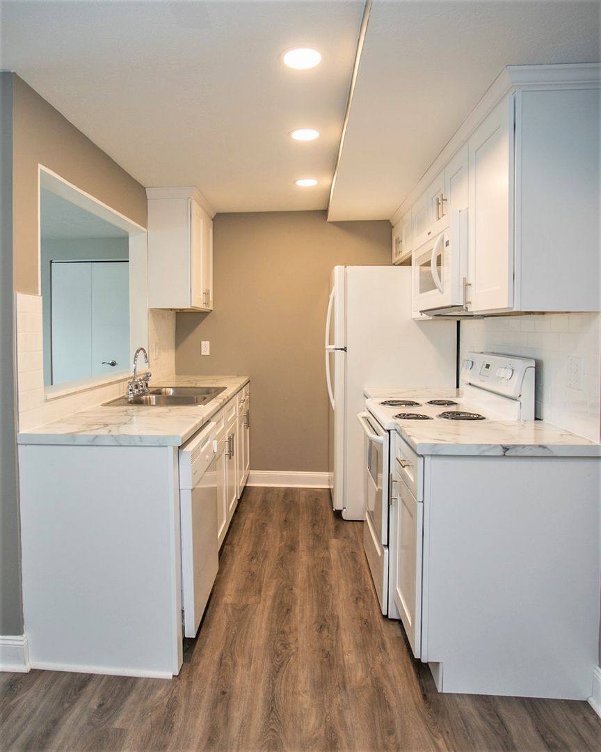 Apartment for rent at 21930-74 Sheldon Rd, Brookpark, OH 44142
