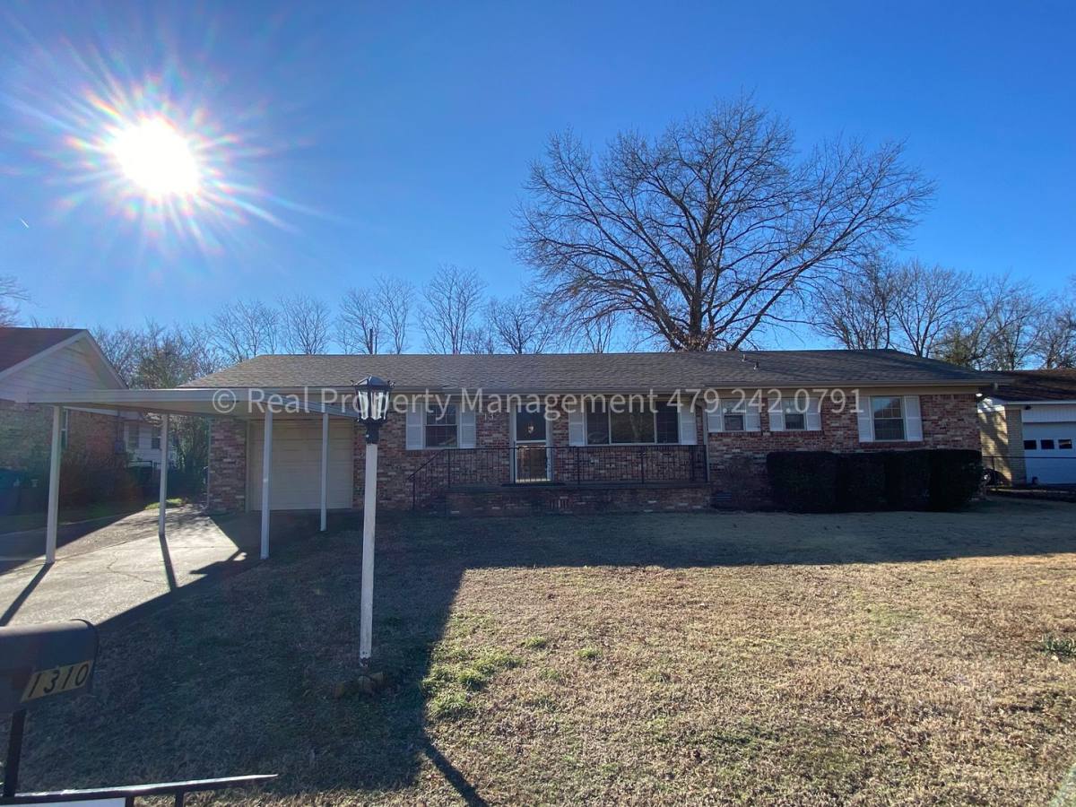 House for rent at 1310 Houston St, Fort Smith, AR 72901