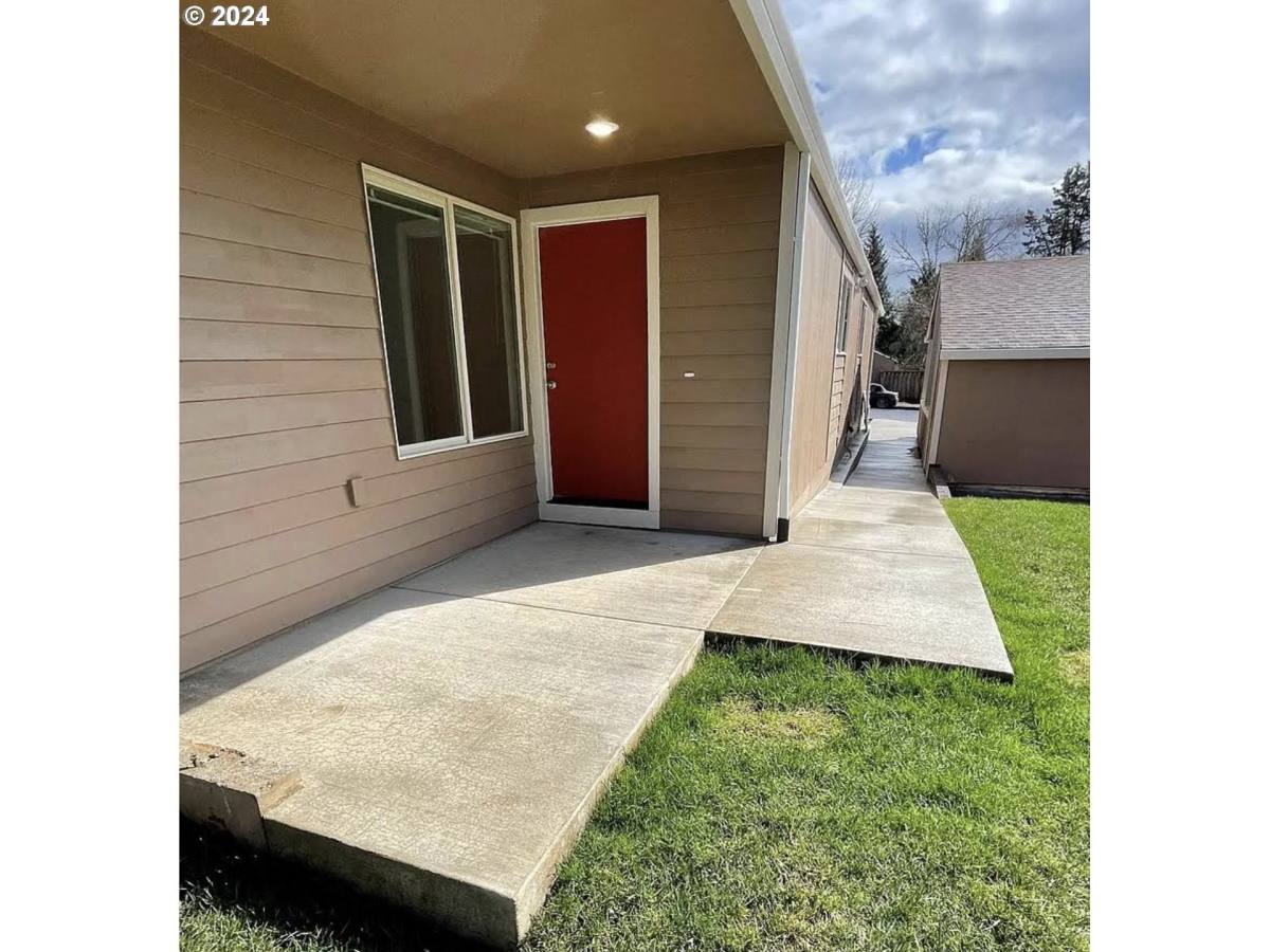 Apartment for rent at 1406 - 1428 Village Park Place, West Linn, OR 97068