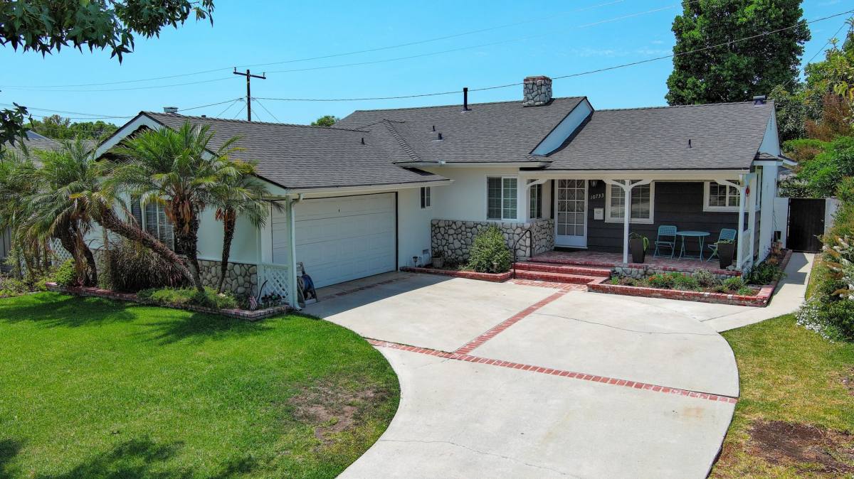 Apartment for rent at 10733 Widener Ave, Whittier, CA 90603