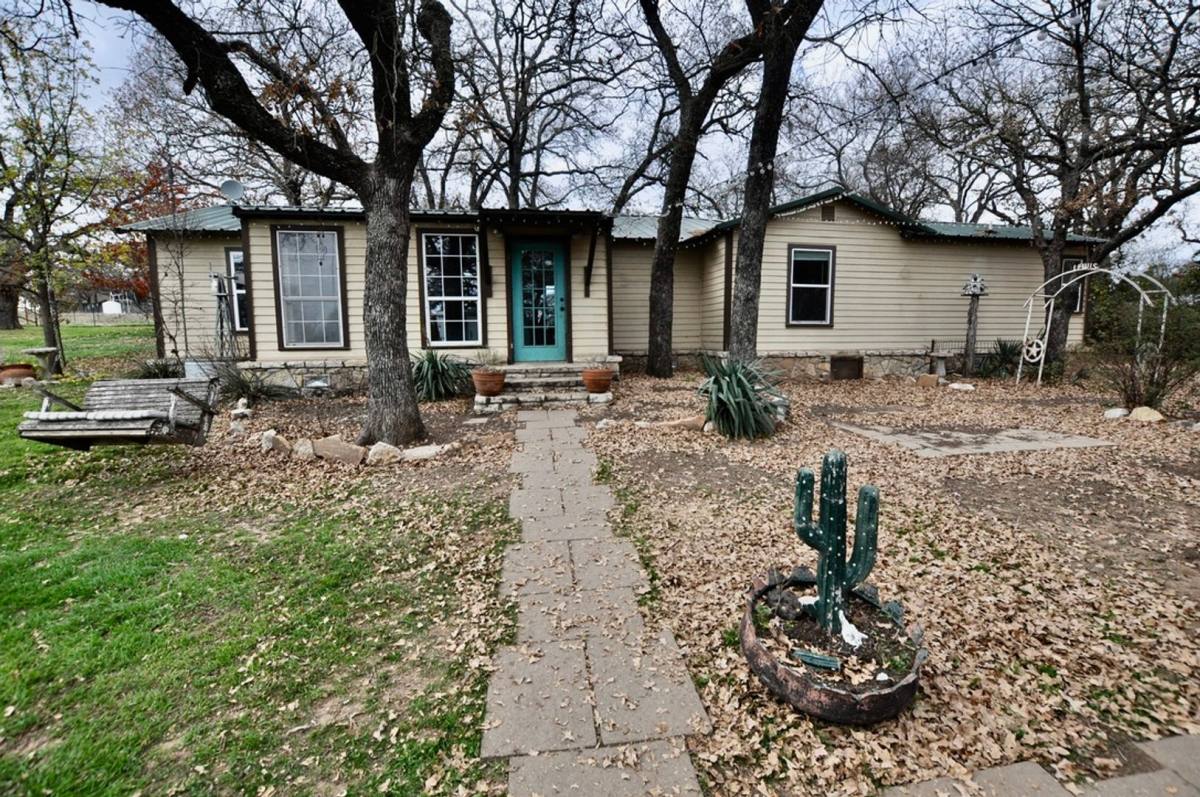 House for rent at 1846 Ranger Highway, Weatherford, TX 76088