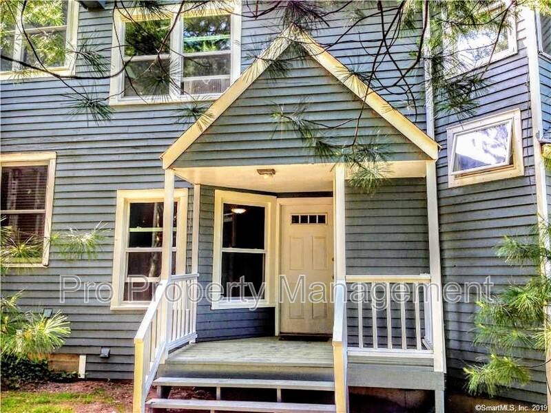 Townhouse for rent at 167 Old Foxon Rd, New Haven, CT 06511
