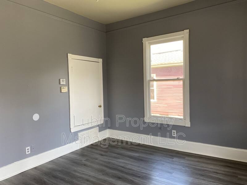 Apartment for rent at 332 Lema Place, Memphis, TN 38105