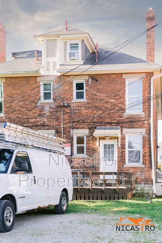 Apartment for rent at 138 E 11th Ave, Columbus, OH 43201