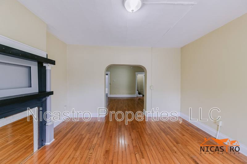 Apartment for rent at 138 E 11th Ave, Columbus, OH 43201