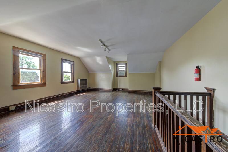 Apartment for rent at 1640 Indianola Ave, Columbus, OH 43201