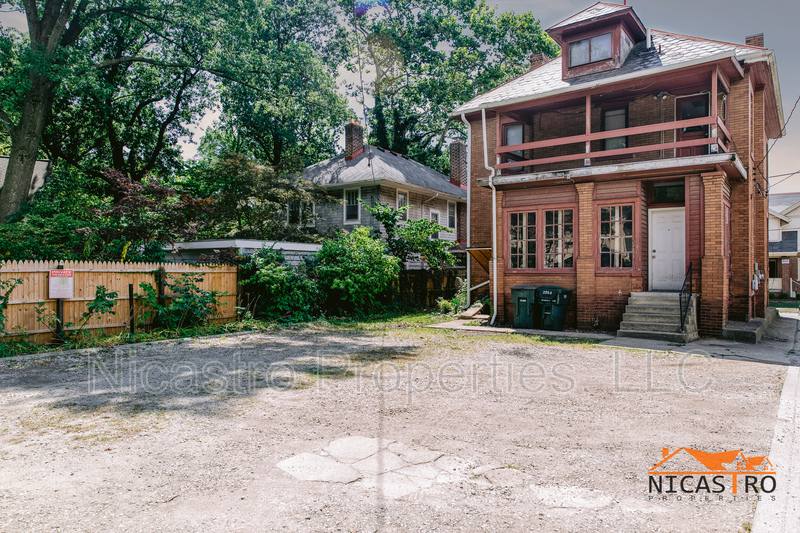 House for rent at 2064 Indianola Ave, Columbus, OH 43201