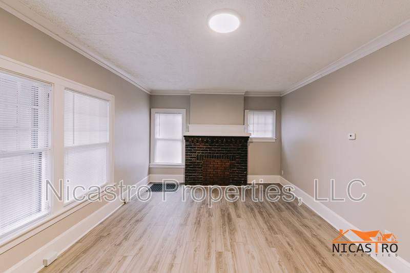 Apartment for rent at 2070 Indianola Ave, Columbus, OH 43201