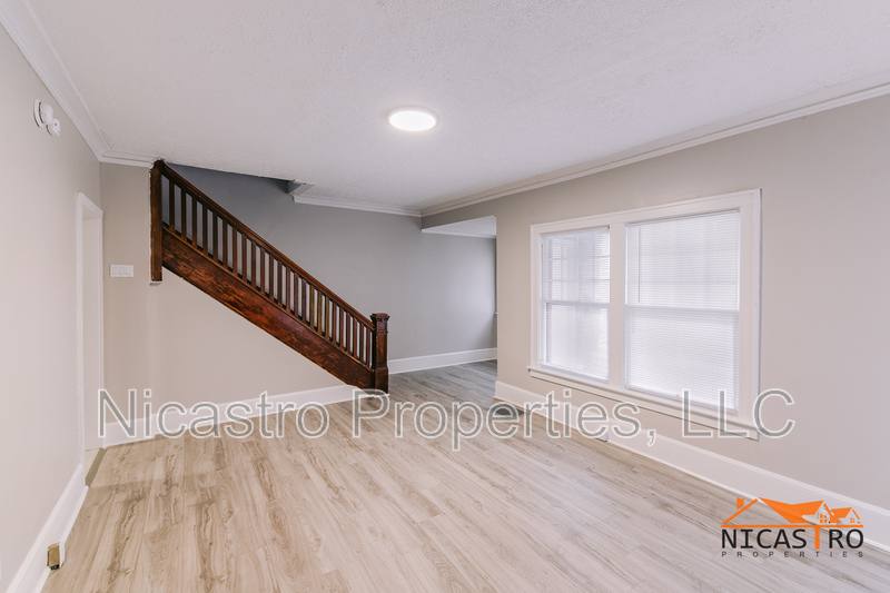 Apartment for rent at 2070 Indianola Ave, Columbus, OH 43201