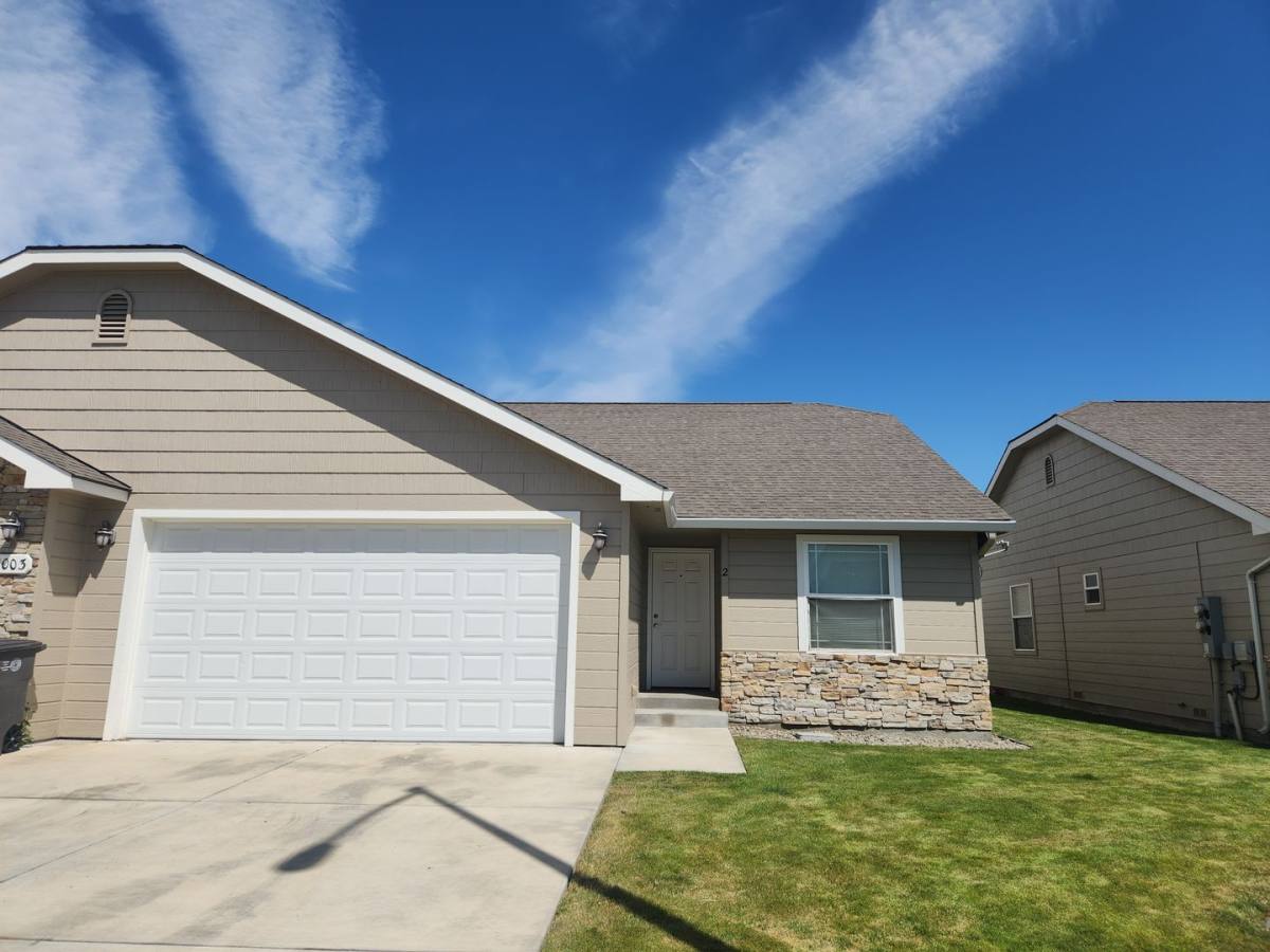 House for rent at 1003 S 90th Ave, Yakima, WA 98908