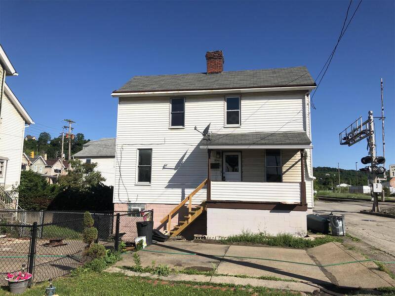 Apartment for rent at 936 McKean Ave #2, Charleroi, PA 15022