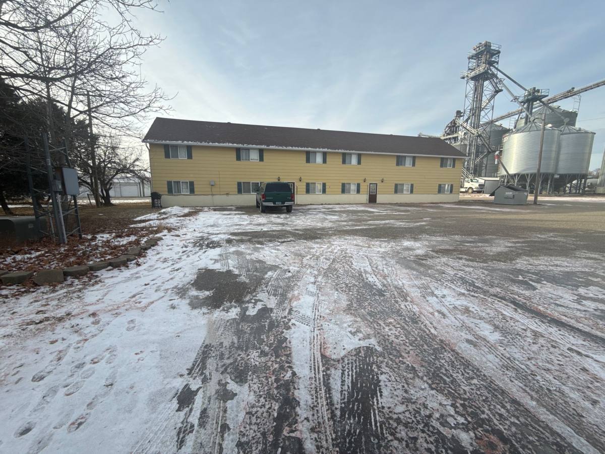 Apartment for rent at 204 E Center Ave, Lamoure, ND 58458